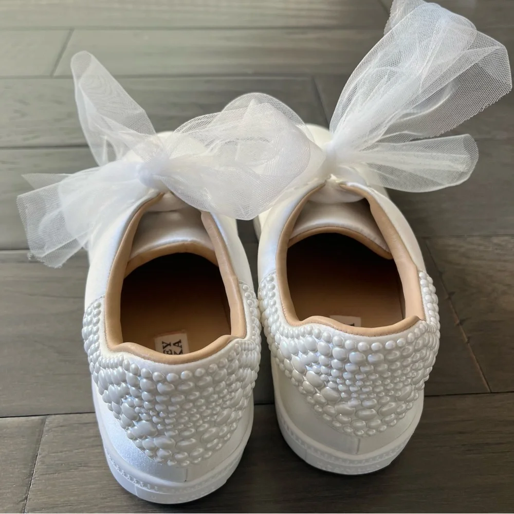 Badgley Mischka Bridal Pearl Bow Sneakers White Satin Wedding Shoes Size 8